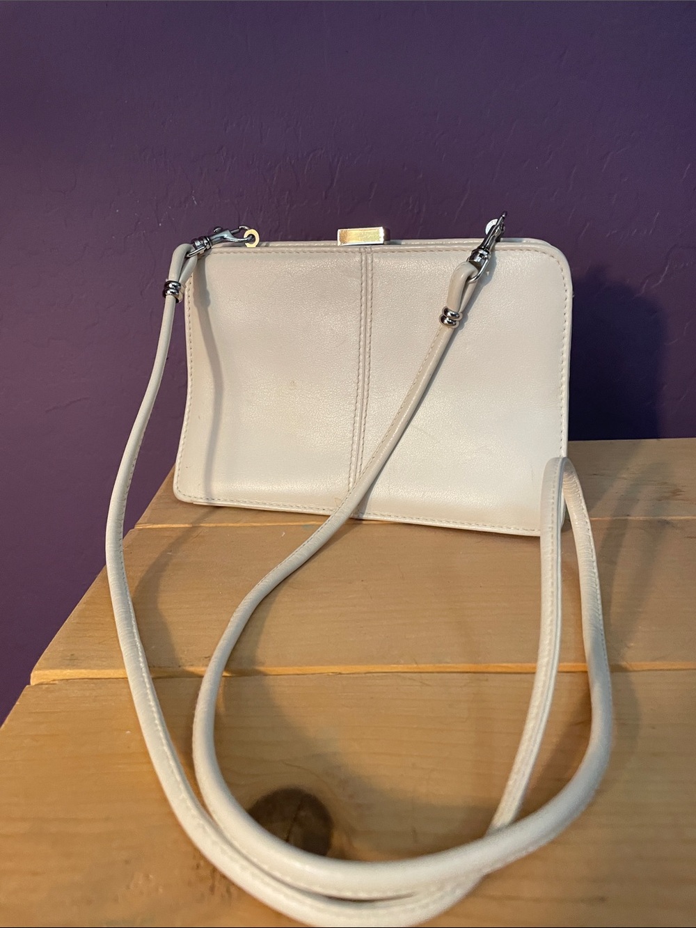 VINTAGE PRESTON & YORK LEATHER CROSSBODY